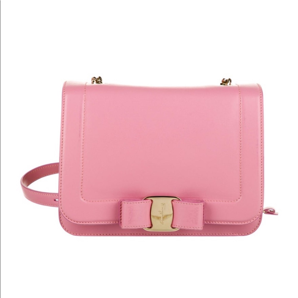 AUTHENTIC SALVATORE FERRAGAMO PURSE ! BEAUTIFUL BARBIE PINK COLOR 👛